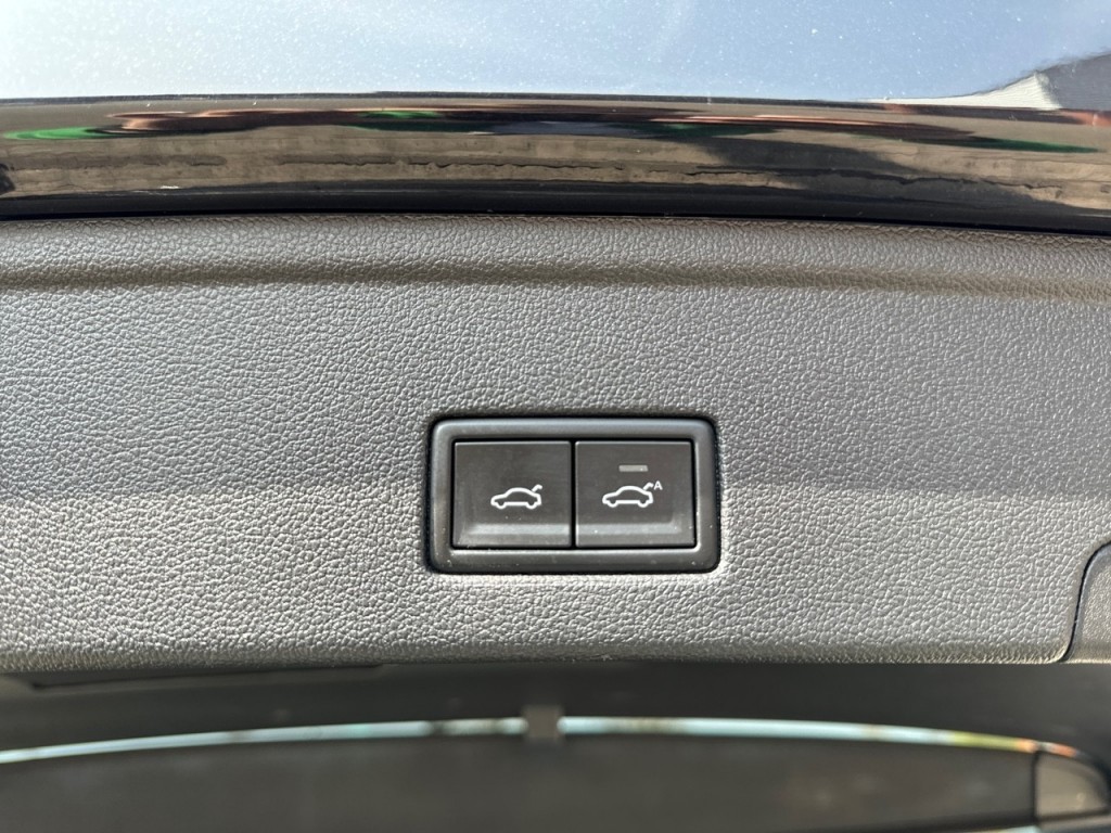 VOLKSWAGEN-TOUAREG-3.0 TDI R-LINE 4MOTION PANO-DAK/TREKHAAK/DYNAUDIO/LEDER/NAVI/ACC