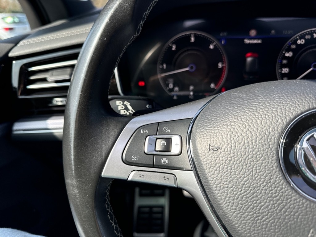 VOLKSWAGEN-TOUAREG-3.0 TDI R-LINE 4MOTION PANO-DAK/TREKHAAK/DYNAUDIO/LEDER/NAVI/ACC