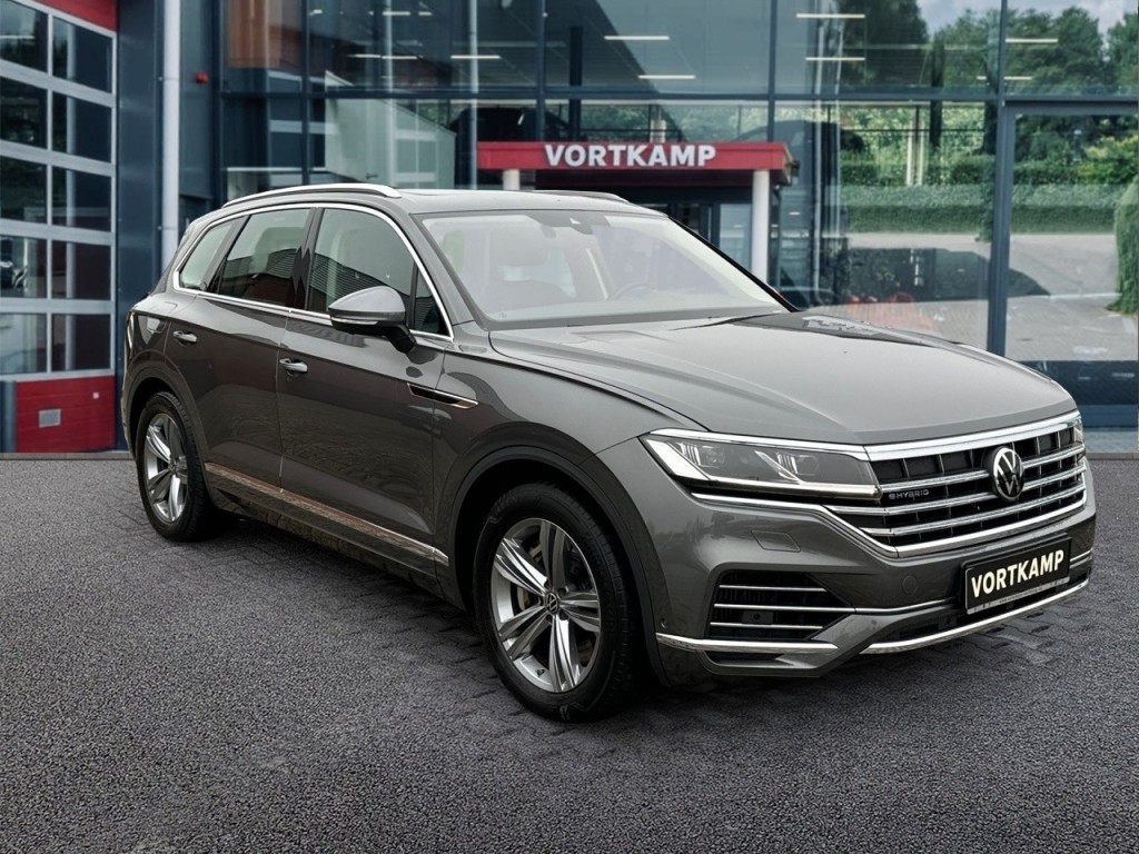 VOLKSWAGEN-TOUAREG-3.0 TSI ELEGANCE 4MOTION EHYBRID LUCHTVERING/PANO-DAK/CAMERA/LED