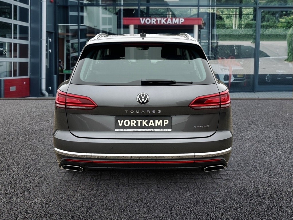 VOLKSWAGEN-TOUAREG-3.0 TSI ELEGANCE 4MOTION EHYBRID LUCHTVERING/PANO-DAK/CAMERA/LED