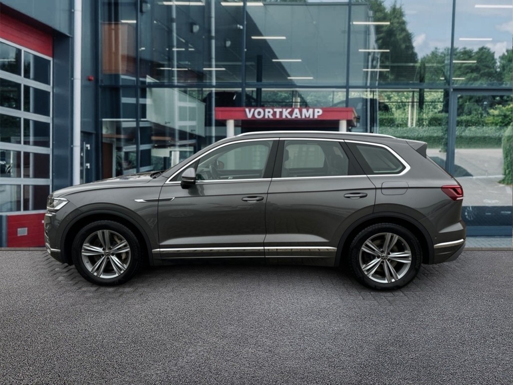 VOLKSWAGEN-TOUAREG-3.0 TSI ELEGANCE 4MOTION EHYBRID LUCHTVERING/PANO-DAK/CAMERA/LED