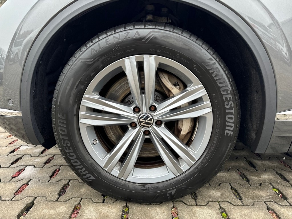 VOLKSWAGEN-TOUAREG-3.0 TSI ELEGANCE 4MOTION EHYBRID LUCHTVERING/PANO-DAK/CAMERA/LED