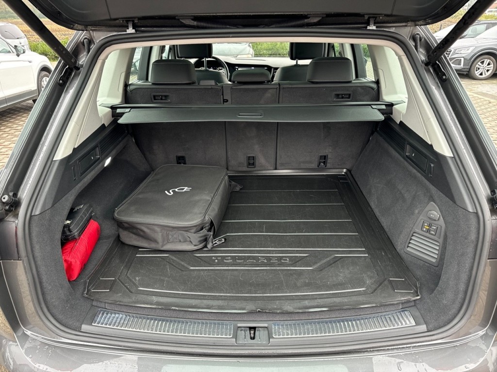 VOLKSWAGEN-TOUAREG-3.0 TSI ELEGANCE 4MOTION EHYBRID LUCHTVERING/PANO-DAK/CAMERA/LED