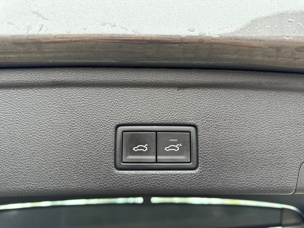 VOLKSWAGEN-TOUAREG-3.0 TSI ELEGANCE 4MOTION EHYBRID LUCHTVERING/PANO-DAK/CAMERA/LED