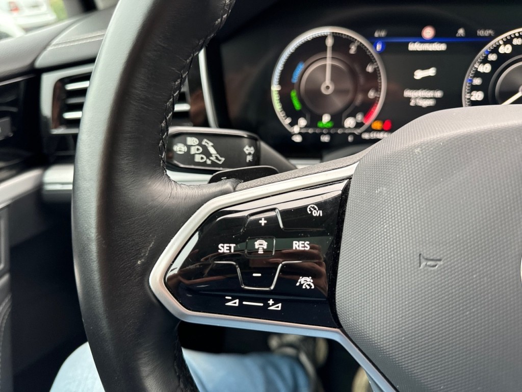 VOLKSWAGEN-TOUAREG-3.0 TSI ELEGANCE 4MOTION EHYBRID LUCHTVERING/PANO-DAK/CAMERA/LED