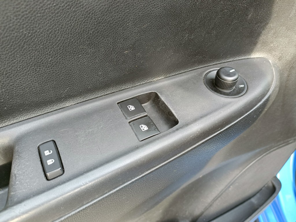 OPEL-KARL-1.0 ROCKS ONL. ED. airco, lm velgen, carplay