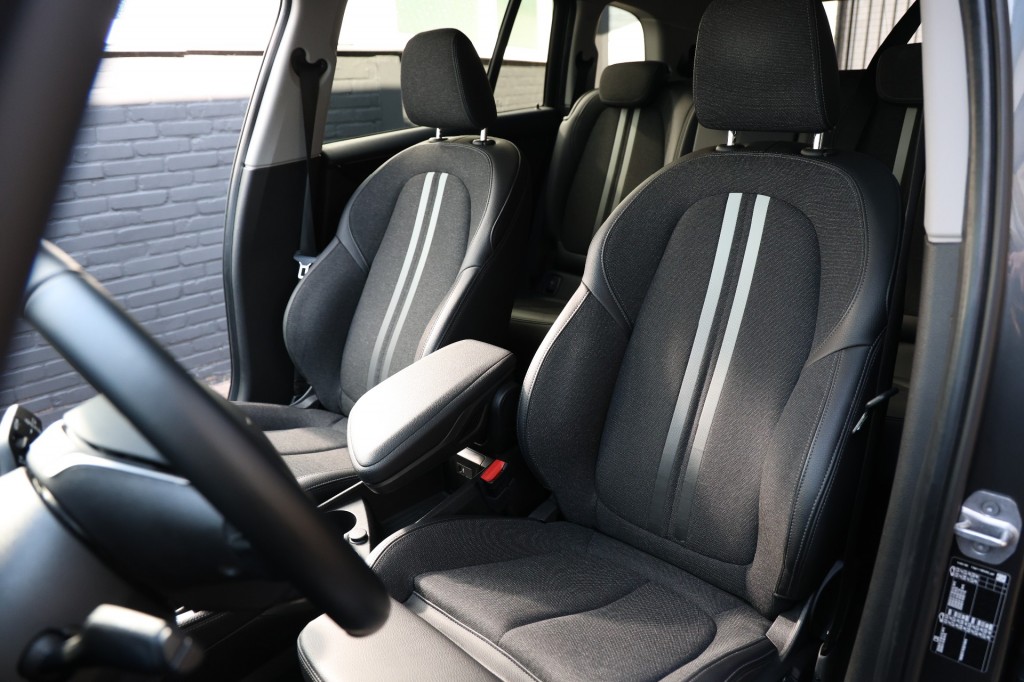 BMW-2-SERIE GRAN TOURER-216i EXECUTIVE SPORT LINE 7P HUD/Trekh/Dealerondh/Led