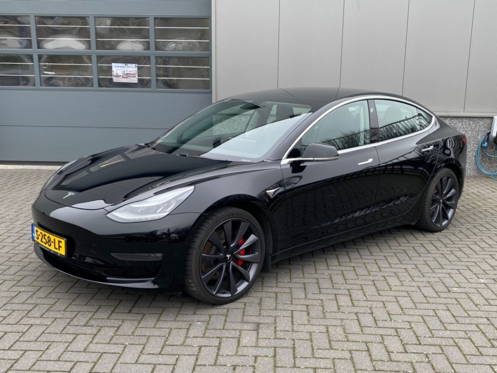 TESLA-MODEL 3-Performance 82kWh (€26.239 ex btw)
