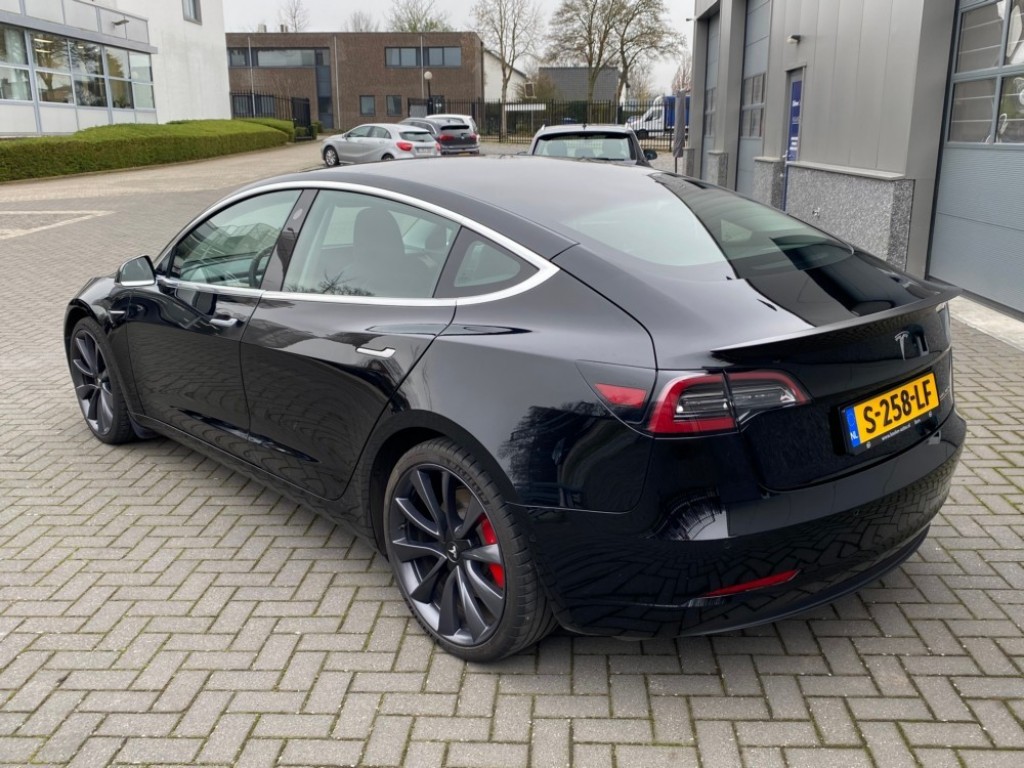 TESLA-MODEL 3-Performance 82kWh (€26.239 ex btw)