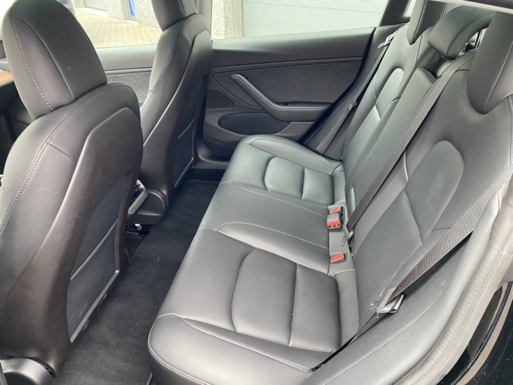 TESLA-MODEL 3-Performance 82kWh (€26.239 ex btw)