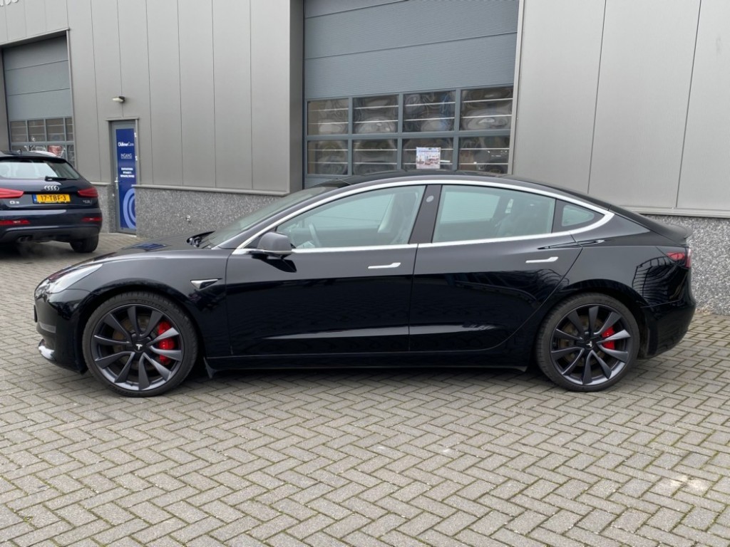 TESLA-MODEL 3-Performance 82kWh (€26.239 ex btw)