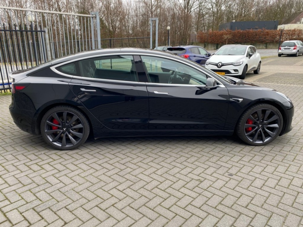 TESLA-MODEL 3-Performance 82kWh (€26.239 ex btw)