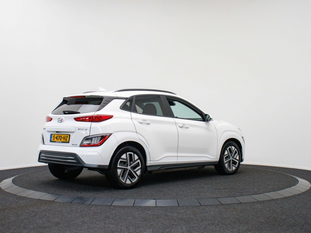 HYUNDAI-KONA-EV Premium 64 kWh   Private lease ?449 pm