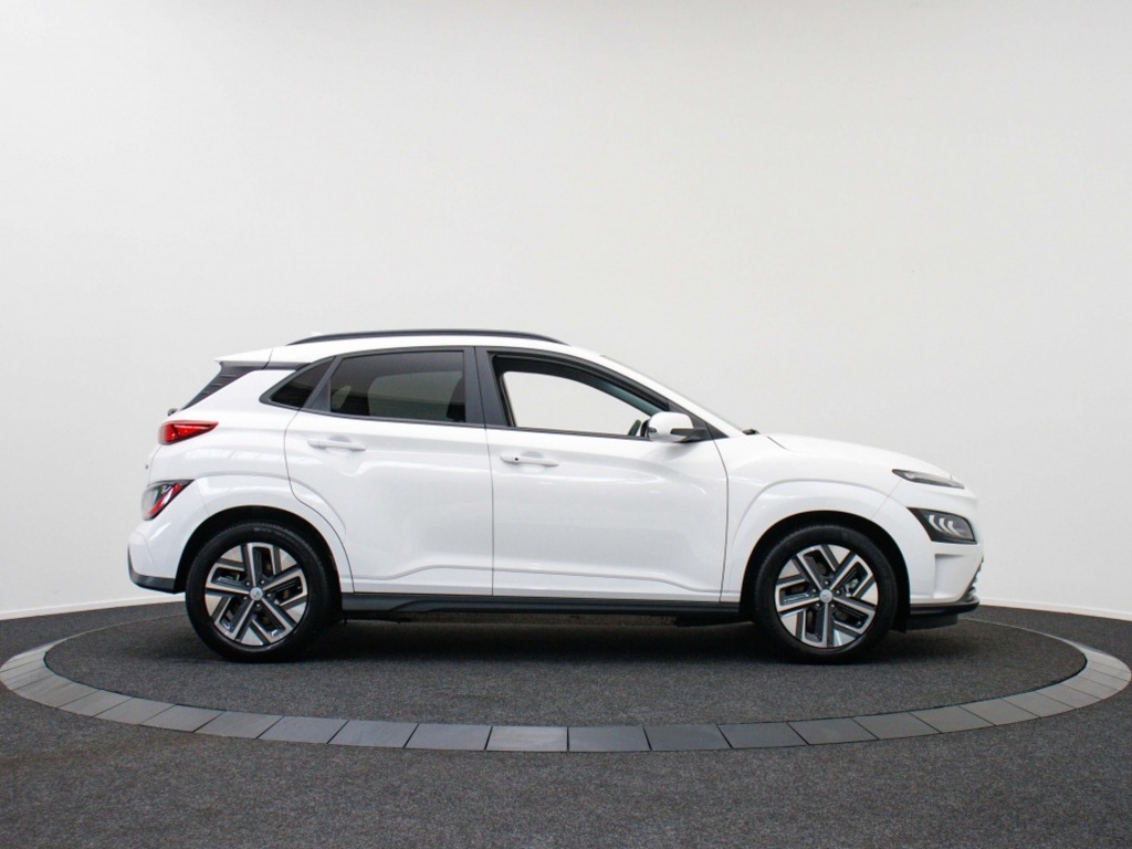 HYUNDAI-KONA-EV Premium 64 kWh   Private lease ?449 pm