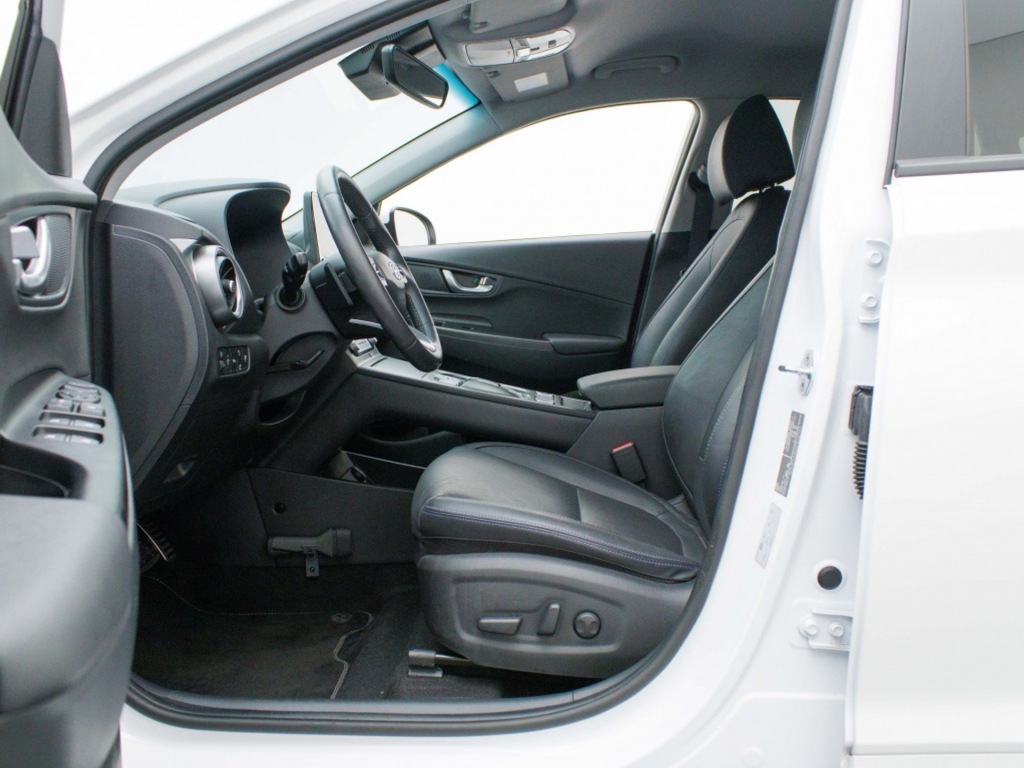 HYUNDAI-KONA-EV Premium 64 kWh   Private lease ?449 pm