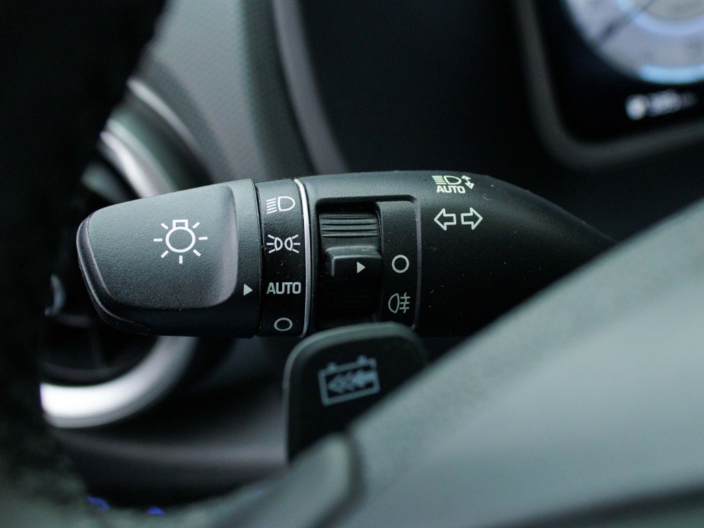 HYUNDAI-KONA-EV Premium 64 kWh   Private lease ?449 pm