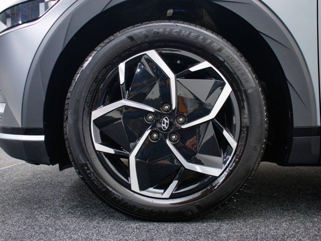 HYUNDAI-IONIQ 5-58 kWh Connect Private lease 545 pm