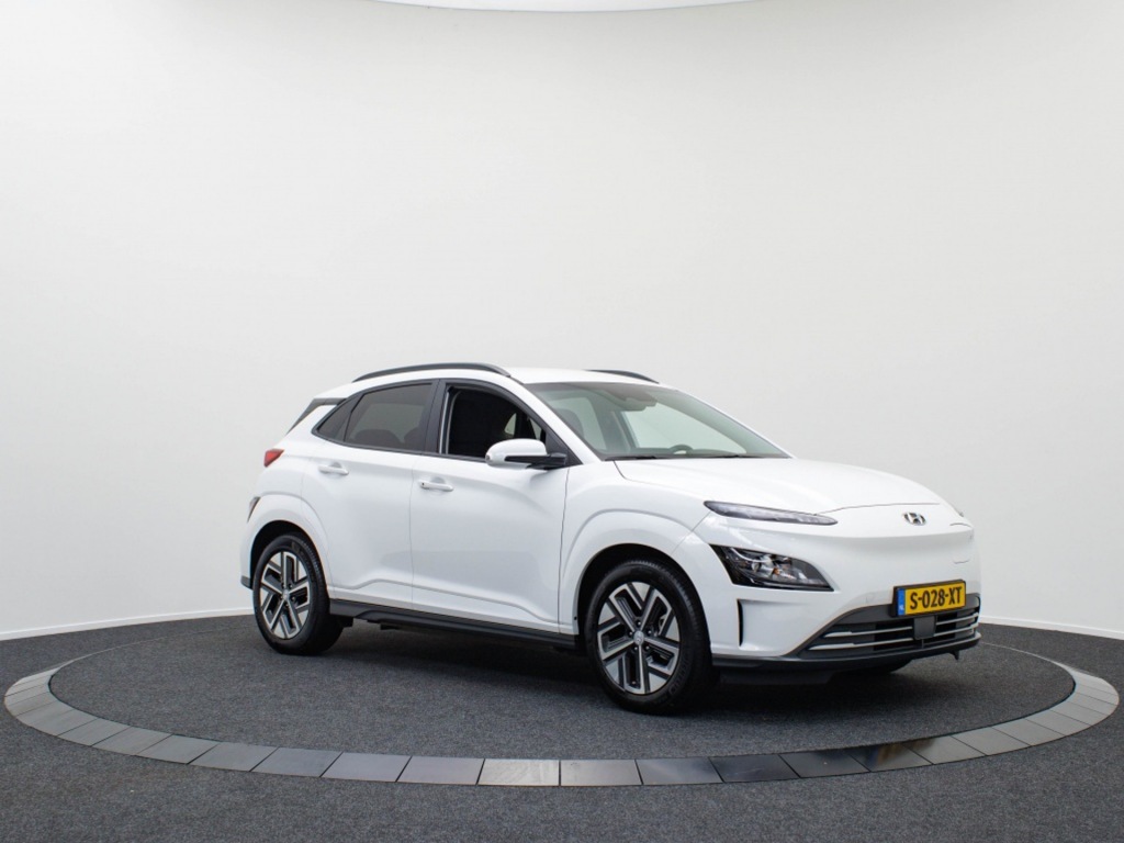 HYUNDAI-KONA-EV Fashion 64 kWh   DEMO   Private Lease 429 p/m