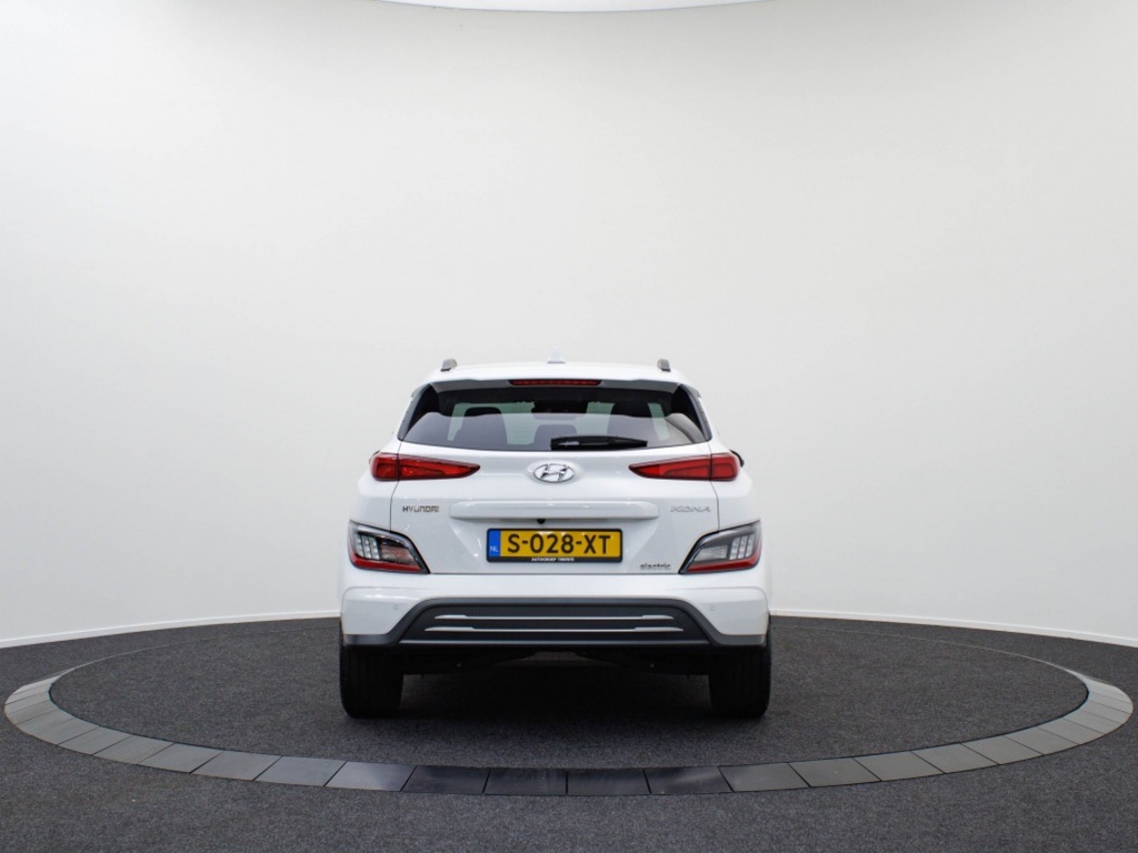 HYUNDAI-KONA-EV Fashion 64 kWh   DEMO   Private Lease 429 p/m