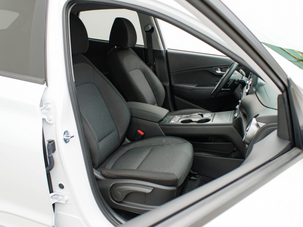 HYUNDAI-KONA-EV Fashion 64 kWh   DEMO   Private Lease 429 p/m