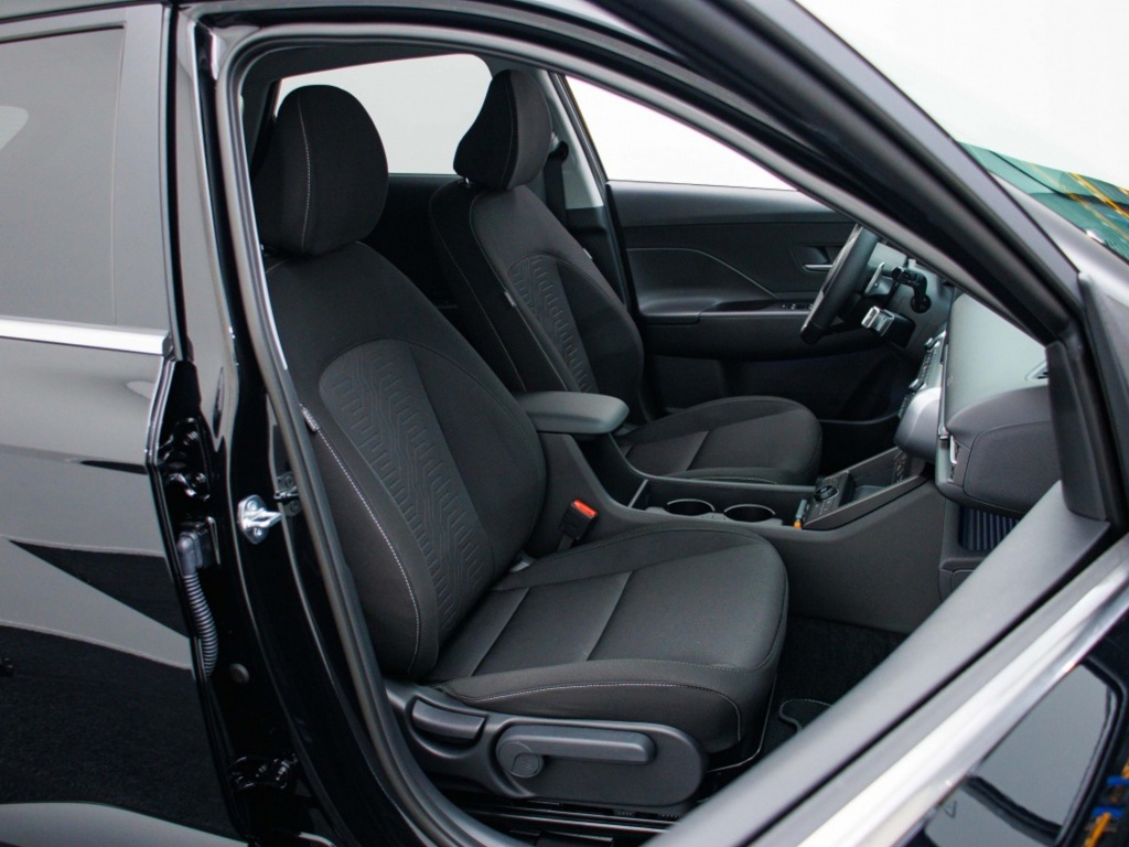 HYUNDAI-KONA-1.6 GDI HEV Comfort Smart   DEMO
