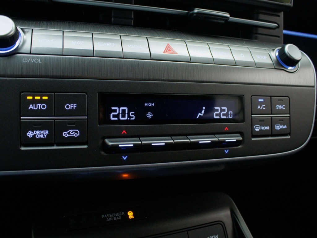 HYUNDAI-KONA-1.6 GDI HEV Comfort Smart   DEMO