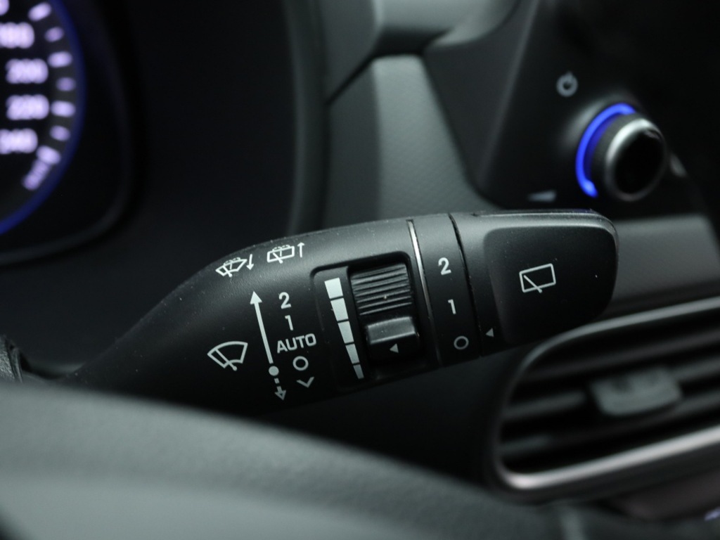HYUNDAI-KONA-1.0T Fashion   Head-up display   Navi   Premium Audio   Camera