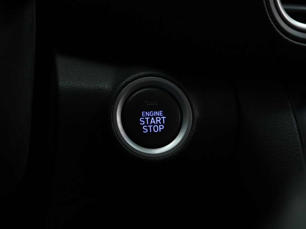 HYUNDAI-KONA-1.0T Fashion   Head-up display   Navi   Premium Audio   Camera