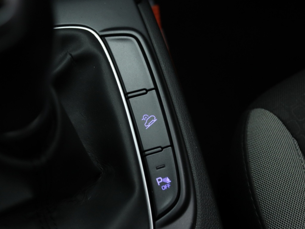 HYUNDAI-KONA-1.0T Fashion   Head-up display   Navi   Premium Audio   Camera