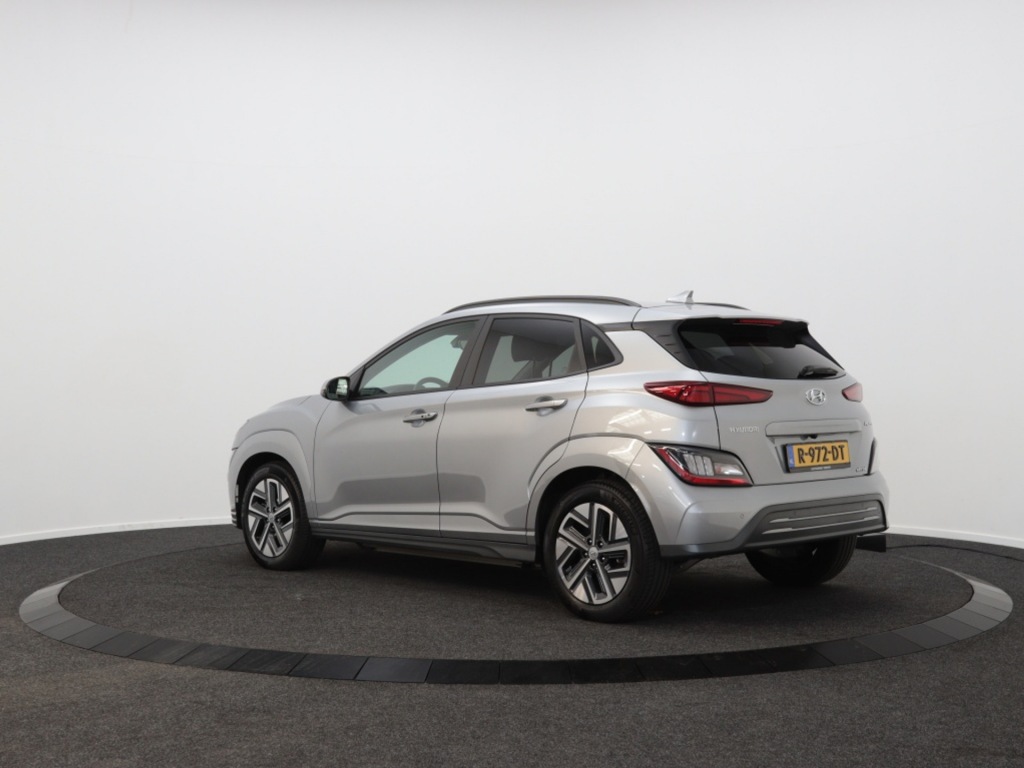 HYUNDAI-KONA-EV Premium 64 kWh   Private Lease 540,- p.m.   3 Fase   Leder