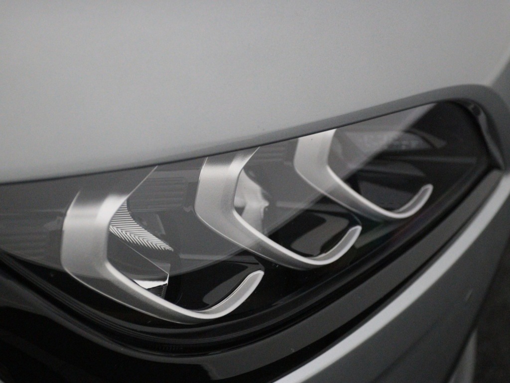 HYUNDAI-KONA-EV Premium 64 kWh   Private Lease 540,- p.m.   3 Fase   Leder