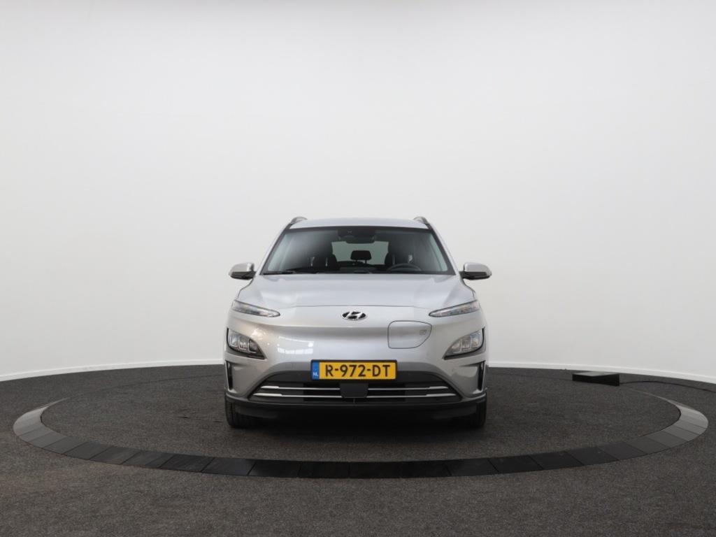 HYUNDAI-KONA-EV Premium 64 kWh   Private Lease 540,- p.m.   3 Fase   Leder