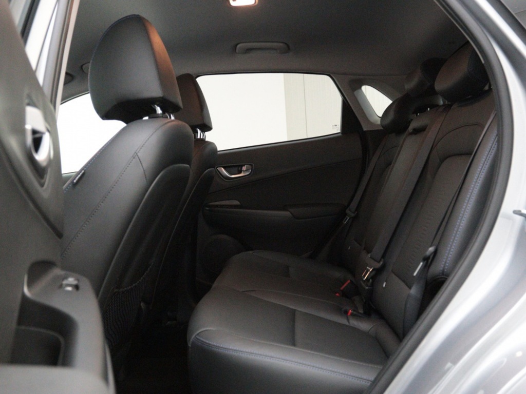 HYUNDAI-KONA-EV Premium 64 kWh   Private Lease 540,- p.m.   3 Fase   Leder