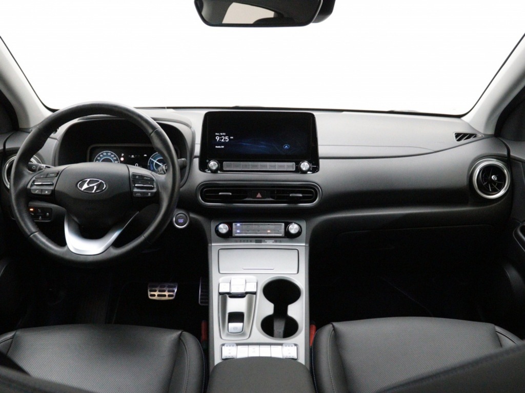 HYUNDAI-KONA-EV Premium 64 kWh   Private Lease 540,- p.m.   3 Fase   Leder