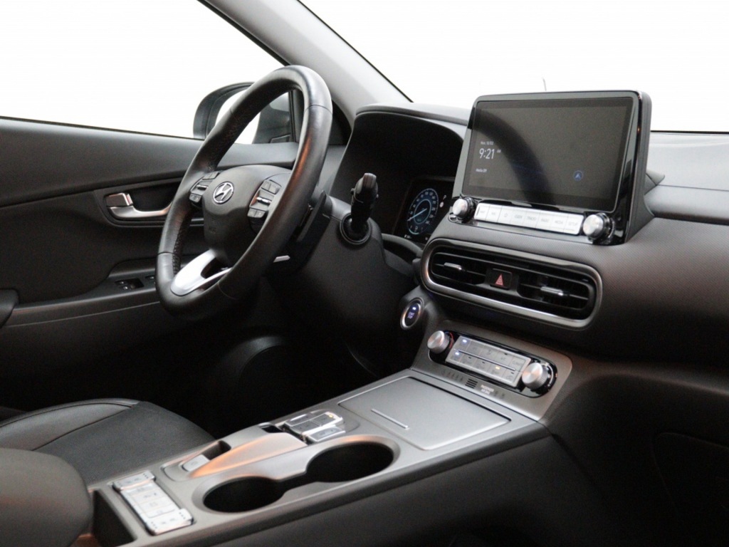 HYUNDAI-KONA-EV Premium 64 kWh   Private Lease 540,- p.m.   3 Fase   Leder