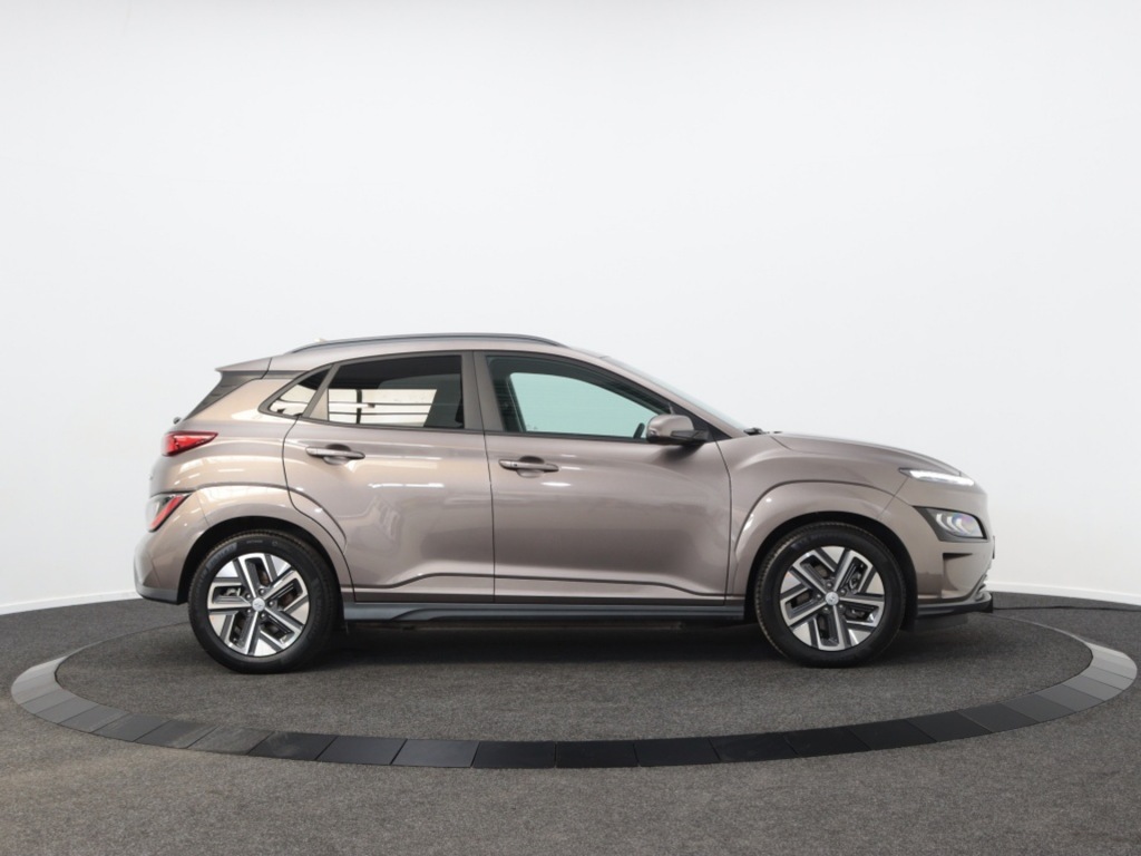 HYUNDAI-KONA-EV Premium 64 kWh   Private lease 449,- p.m.