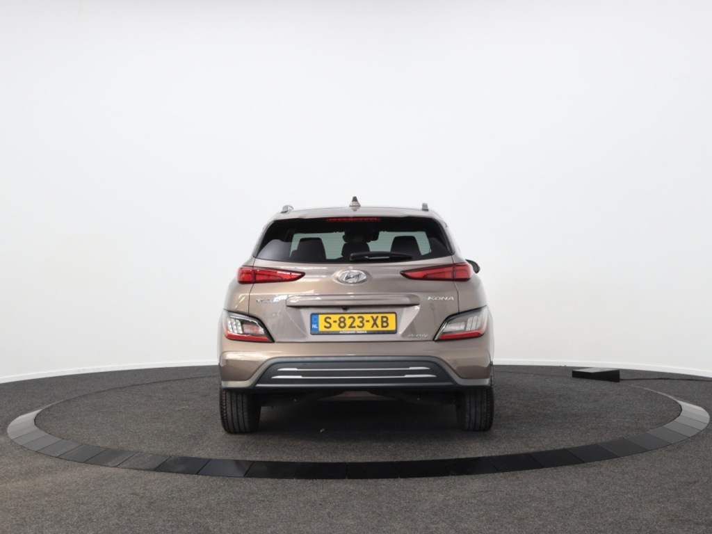 HYUNDAI-KONA-EV Premium 64 kWh   Private lease 449,- p.m.
