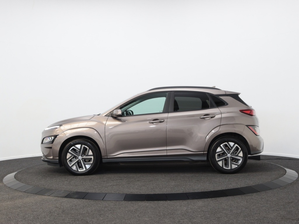 HYUNDAI-KONA-EV Premium 64 kWh   Private lease 449,- p.m.