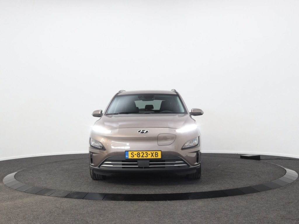 HYUNDAI-KONA-EV Premium 64 kWh   Private lease 449,- p.m.