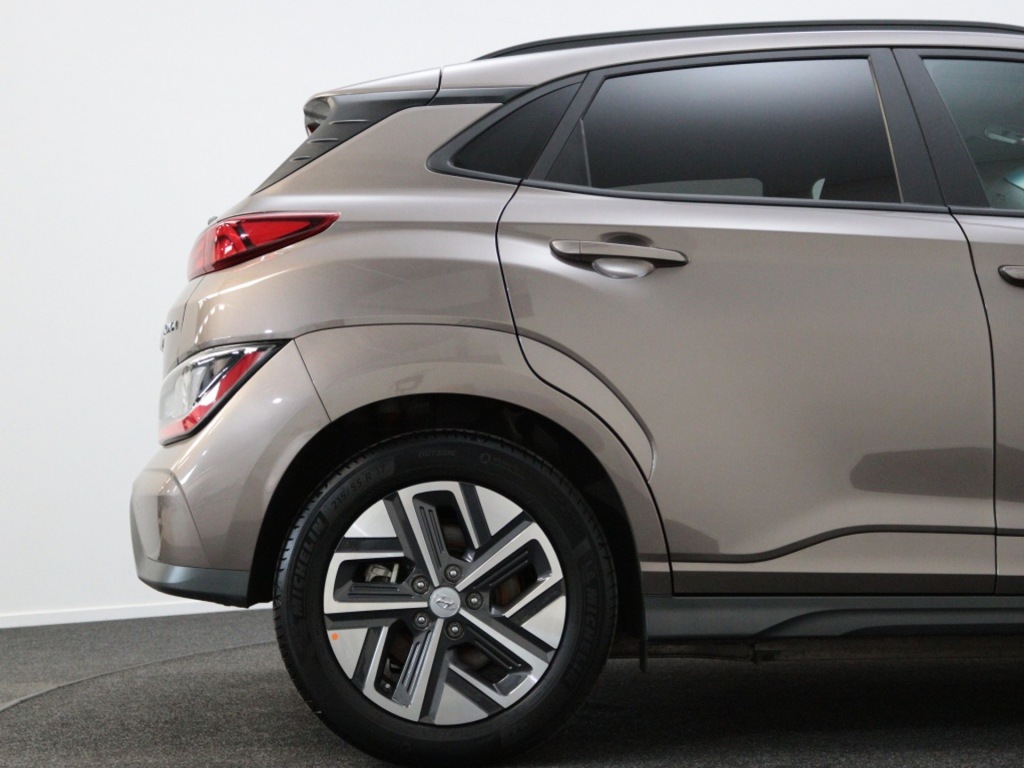 HYUNDAI-KONA-EV Premium 64 kWh   Private lease 449,- p.m.