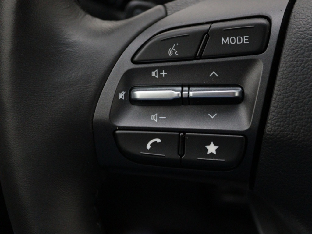HYUNDAI-KONA-EV Premium 64 kWh   Private lease 449,- p.m.