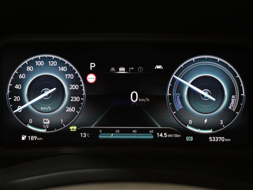 HYUNDAI-KONA-EV Premium 64 kWh   Private lease 449,- p.m.