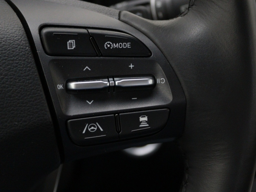 HYUNDAI-KONA-EV Premium 64 kWh   Private lease 449,- p.m.