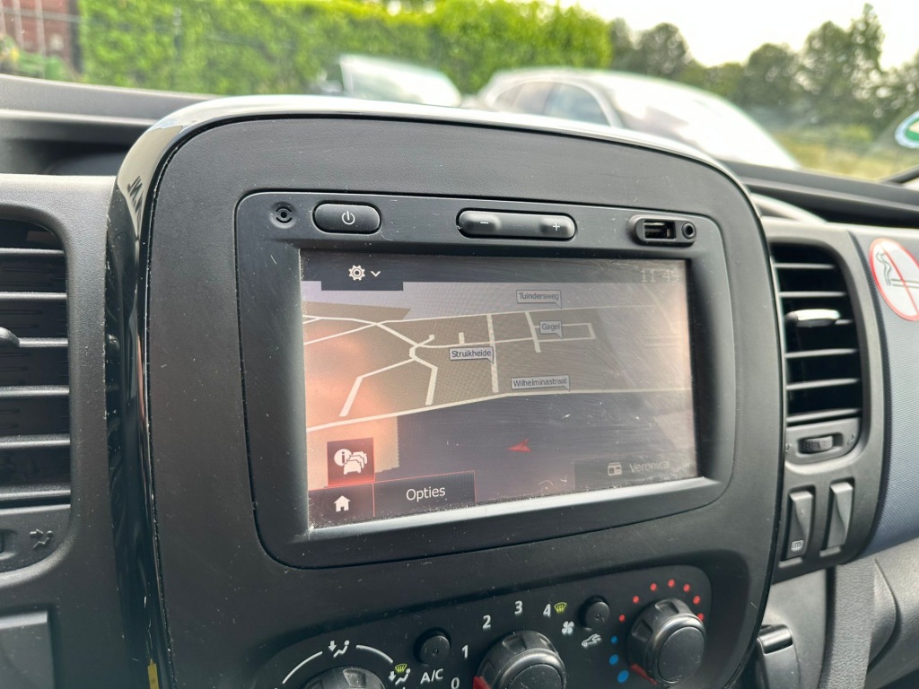 OPEL-VIVARO-CDTi 3-Zits L2H1 Lengte 2 !! Navi Airco Trekhaak PDC DAB Elektr.Ramen+Spiegels+Verwarmd+Centr.Vergr. Schuifdeur-R Betonplex Lat-