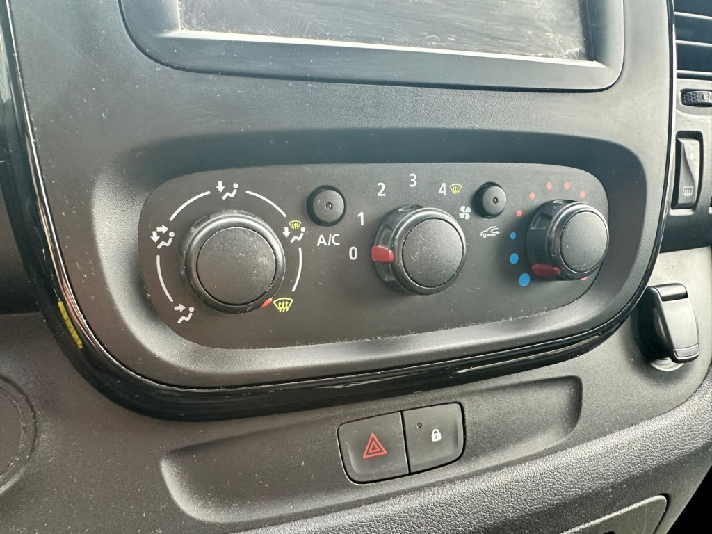 OPEL-VIVARO-CDTi 3-Zits L2H1 Lengte 2 !! Navi Airco Trekhaak PDC DAB Elektr.Ramen+Spiegels+Verwarmd+Centr.Vergr. Schuifdeur-R Betonplex Lat-