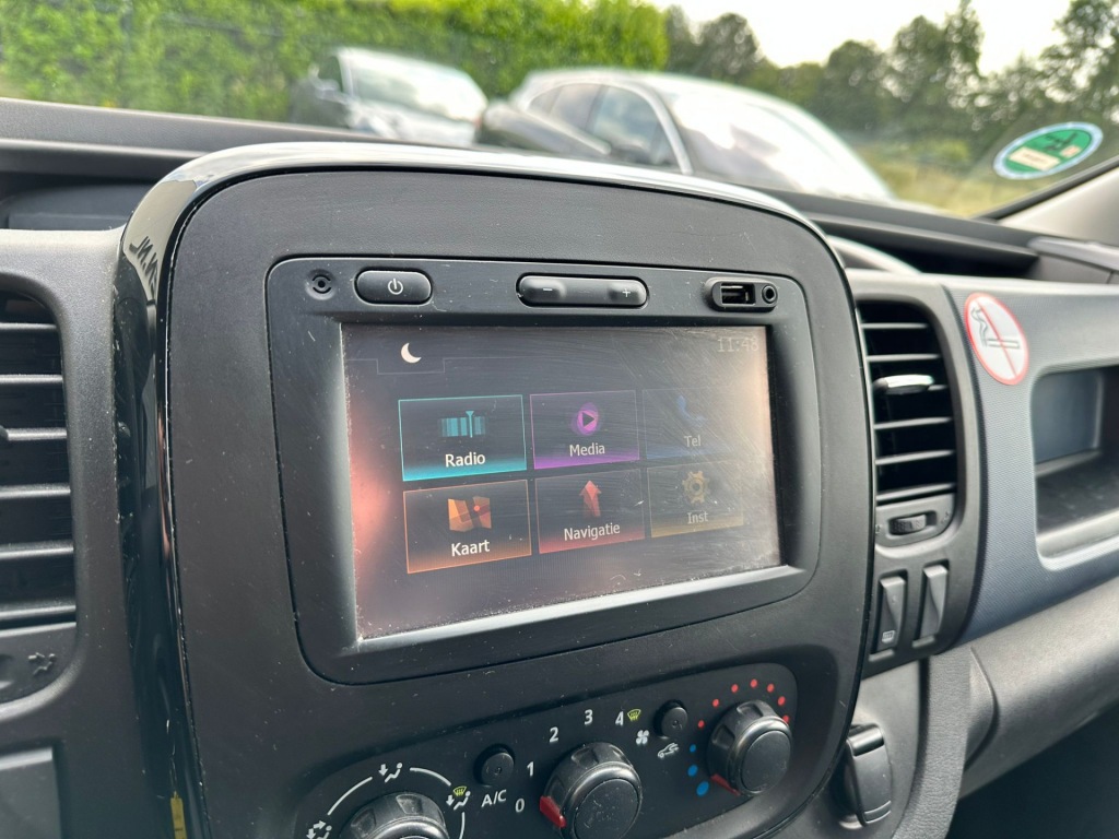 OPEL-VIVARO-CDTi 3-Zits L2H1 Lengte 2 !! Navi Airco Trekhaak PDC DAB Elektr.Ramen+Spiegels+Verwarmd+Centr.Vergr. Schuifdeur-R Betonplex Lat-