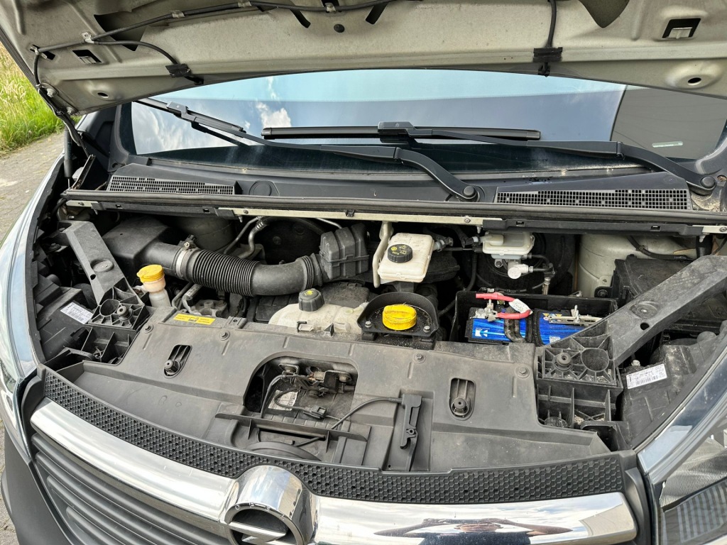 OPEL-VIVARO-CDTi 3-Zits L2H1 Lengte 2 !! Navi Airco Trekhaak PDC DAB Elektr.Ramen+Spiegels+Verwarmd+Centr.Vergr. Schuifdeur-R Betonplex Lat-