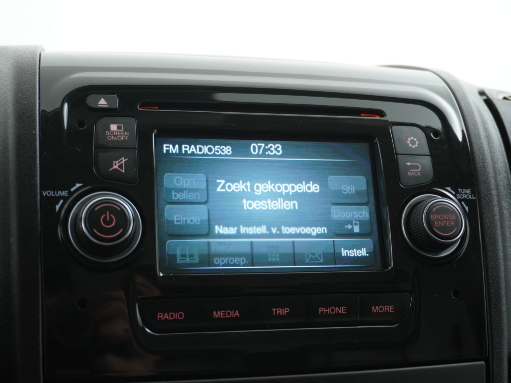 PEUGEOT-BOXER-333 2.0HDI 3-Pers. Camera Airco Trekhaak Cruise-Control Schuifdeur-R. Betonplex Lat-Om-Lat Premium CruiseControl ESP Elektr.Spie