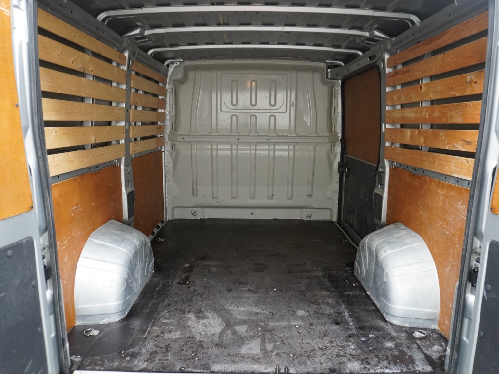 PEUGEOT-BOXER-333 2.0HDI 3-Pers. Camera Airco Trekhaak Cruise-Control Schuifdeur-R. Betonplex Lat-Om-Lat Premium CruiseControl ESP Elektr.Spie