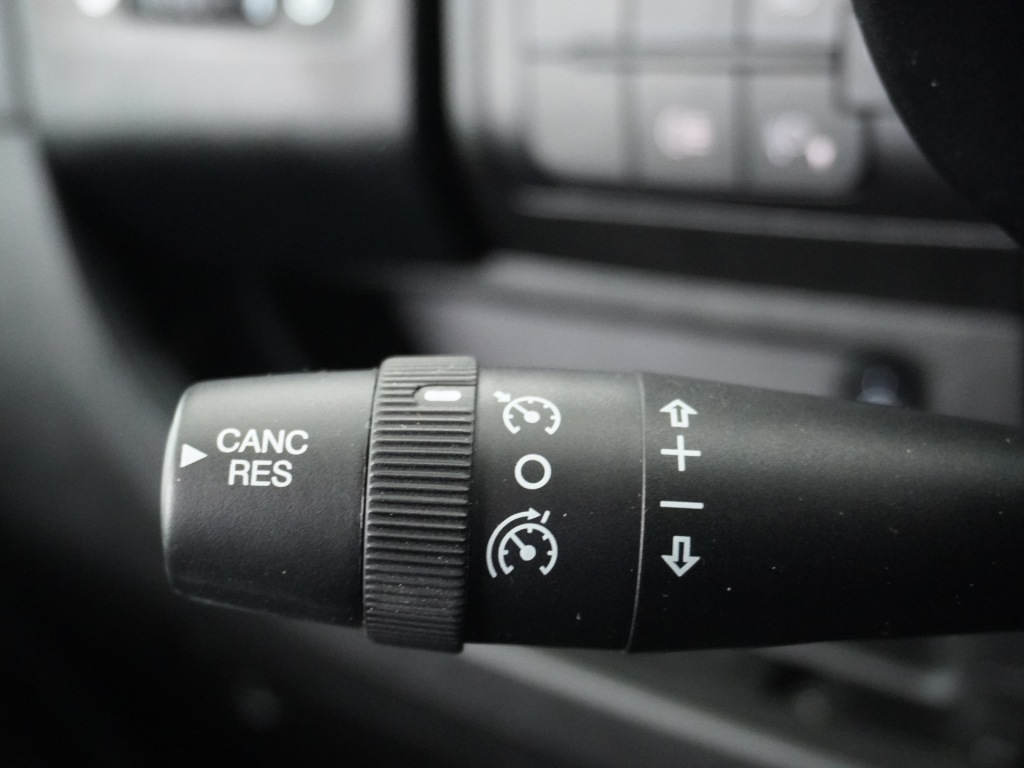 PEUGEOT-BOXER-333 2.0HDI 3-Pers. Camera Airco Trekhaak Cruise-Control Schuifdeur-R. Betonplex Lat-Om-Lat Premium CruiseControl ESP Elektr.Spie